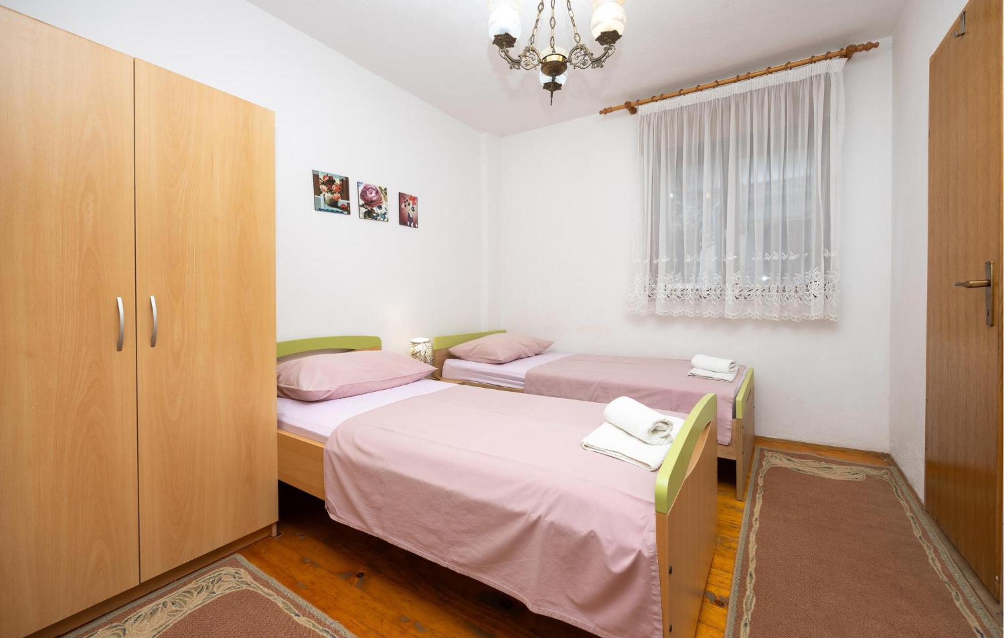 3 Bedroom Gorgeous Apartment In Τρογκίρ Εξωτερικό φωτογραφία